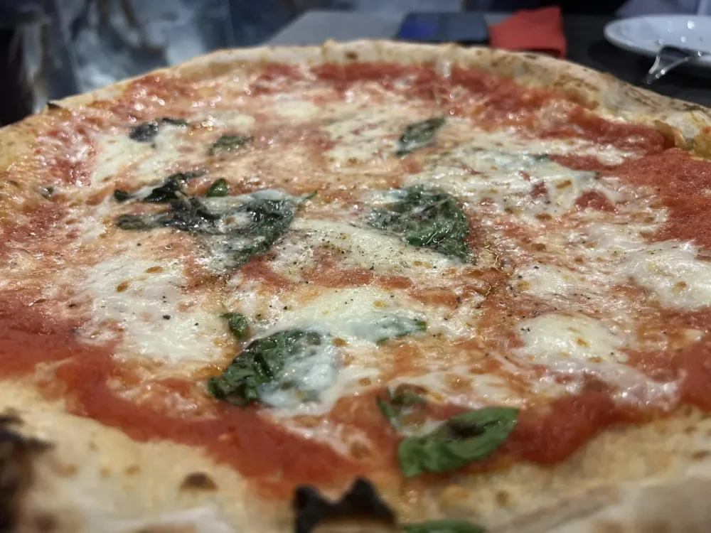 Pizzeria Rosario Ferraro - Magica provola e pepe a rota 'e carretta