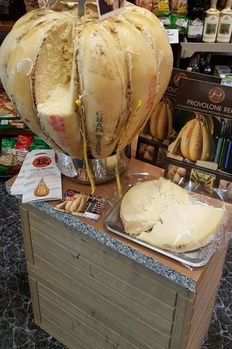 Il Provolone Piccante 40 mesi