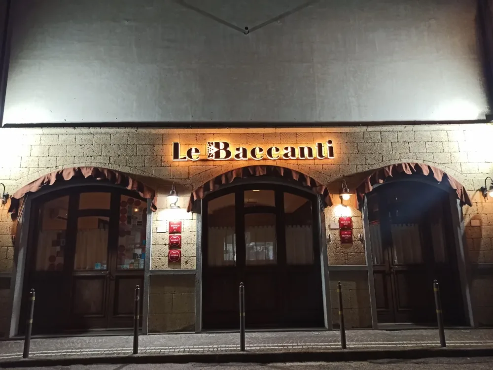 Le Baccanti - L'ingresso