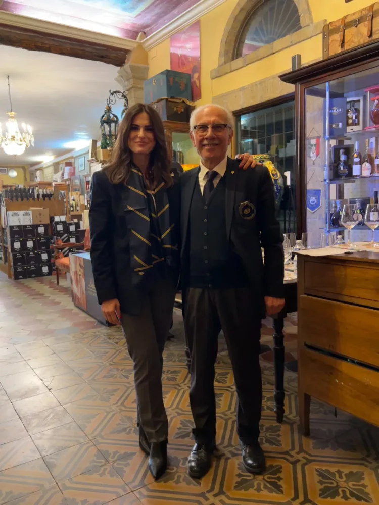 Tonia Credendino e il patron dell' Enoteca la Botte