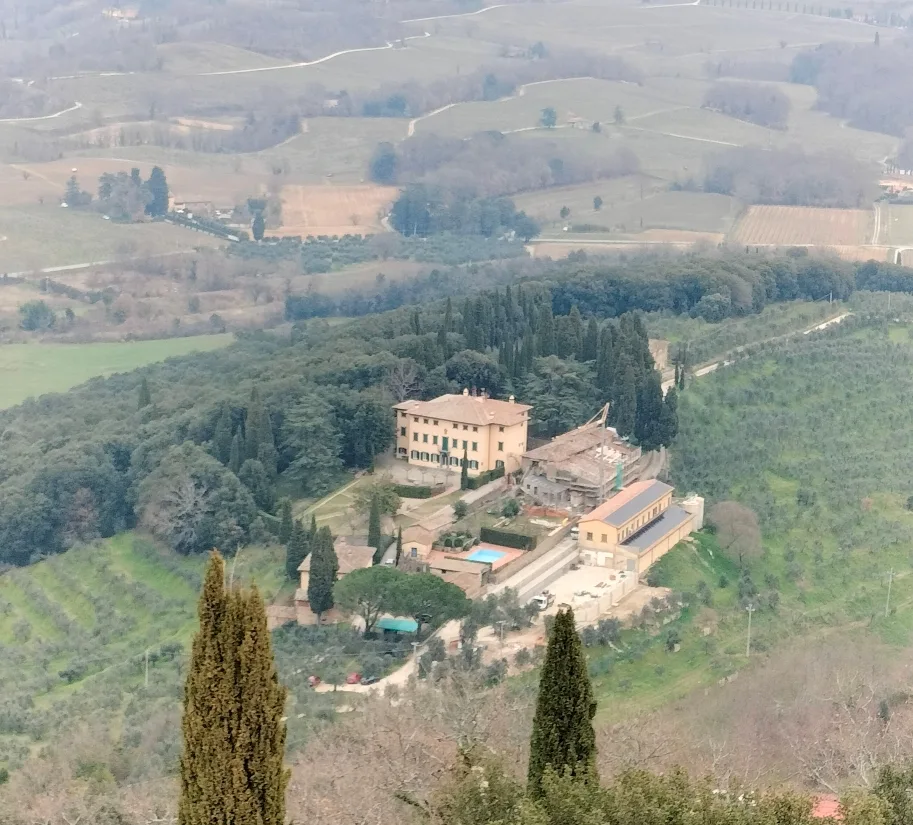 Fattoria di Petrolo vista dal Torrione di Galatrona