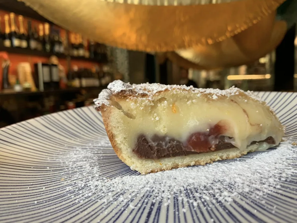 Lo Stuzzichino, pasticciotto crema, amarene e cioccolato