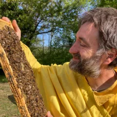 Angelo e l'amore per le sue api - Il Giardino Segreto