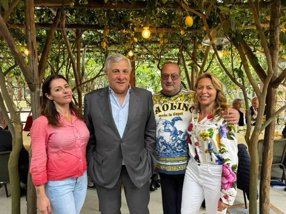 Antonio Tajani al ristorante da Paolino con i patron Lino Michela e Arianna