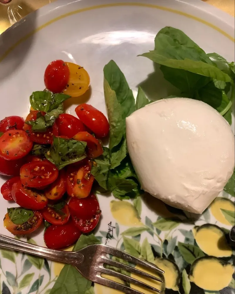 Caprese mozzarella e pomodoro - da Paolino Capri