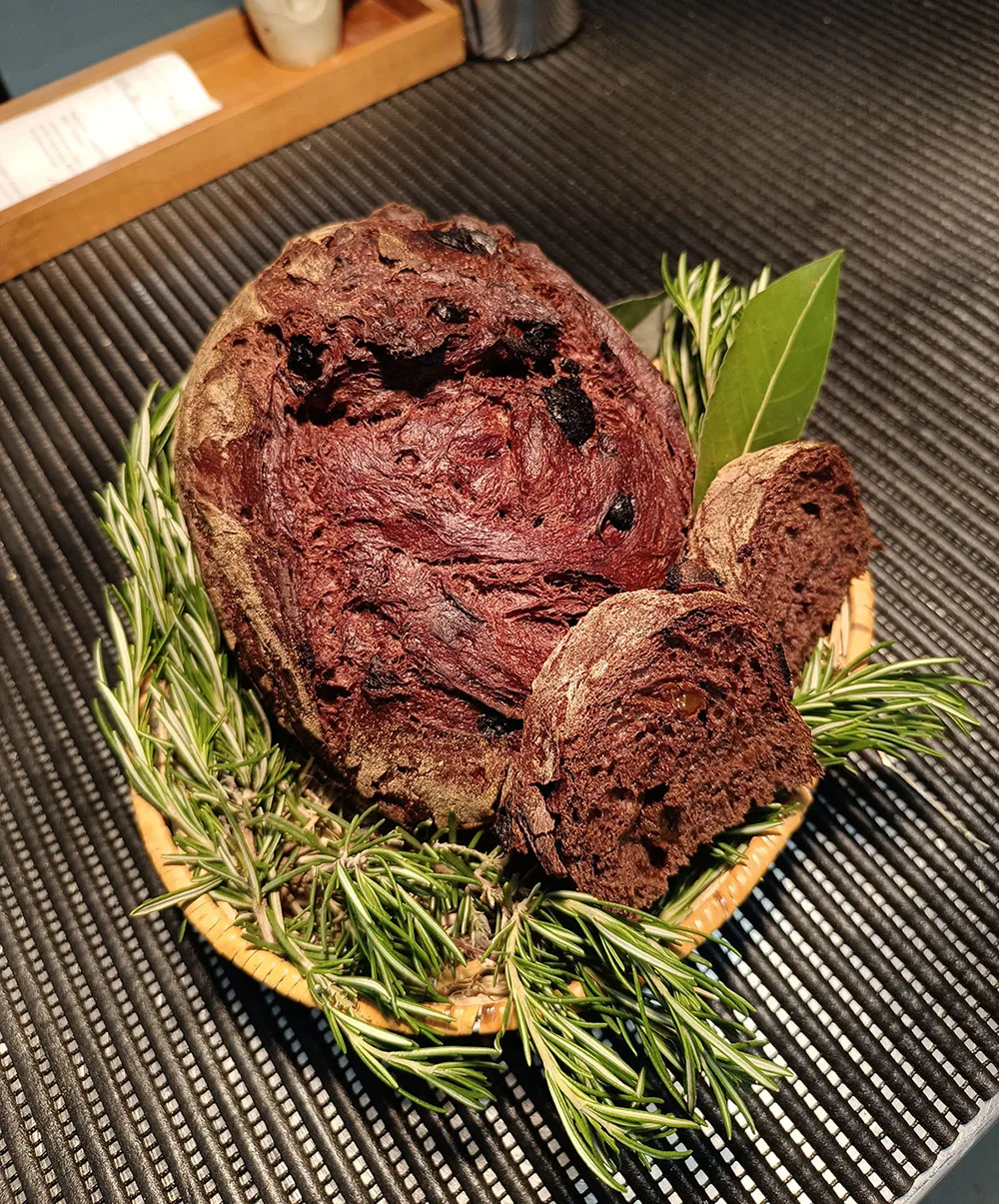 Pane, cacao affumicato e uvetta - Alessio Martella