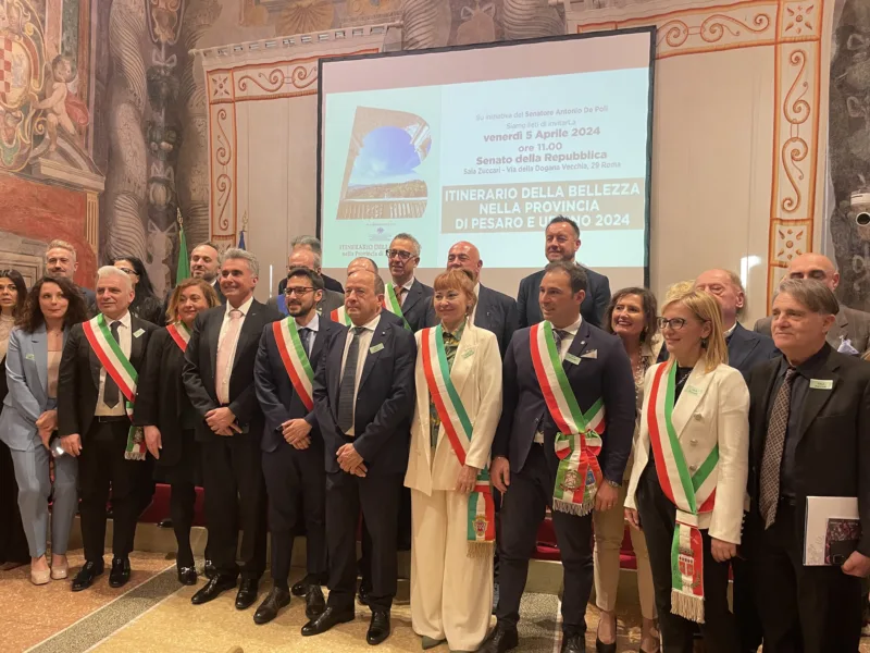 Palazzo Madama Roma i sindaci dei comuni aderenti al circuito Itinerario Della Bellezza di Pesaro Urbino