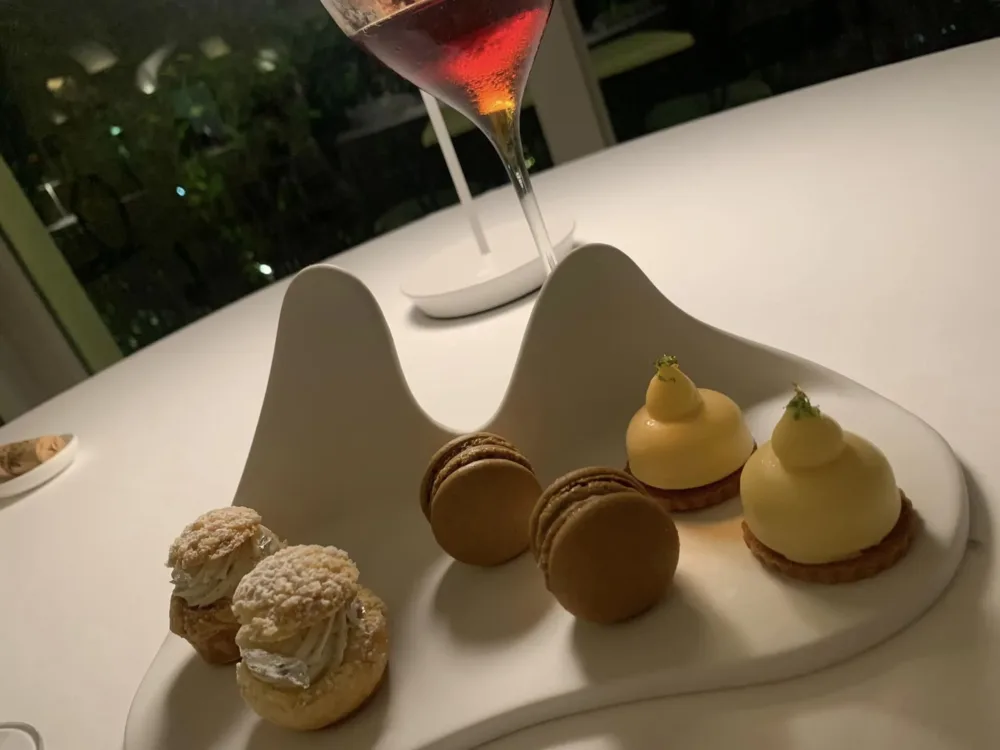 Zest Restaurant, Hotel La favorita, piccola pasticceria