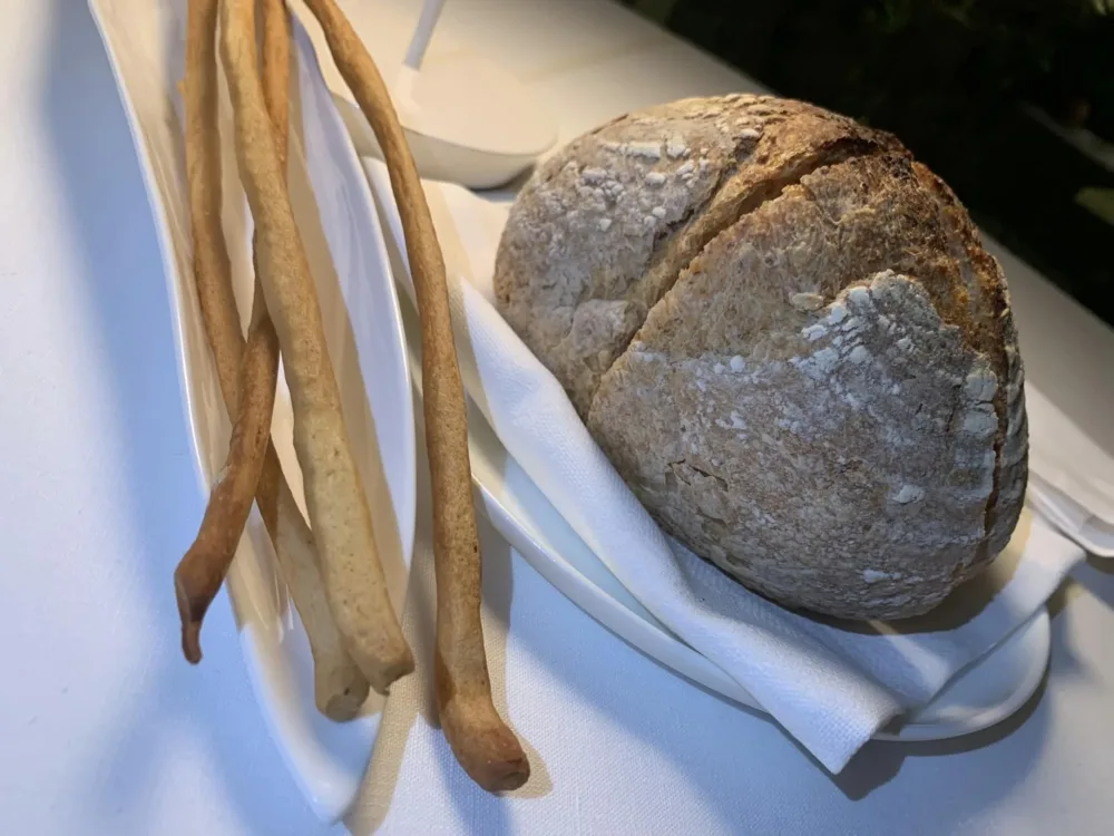 Zest Restaurant, Hotel La favorita, pane e grissini