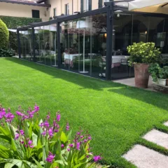 Comodamente seduto in veranda…