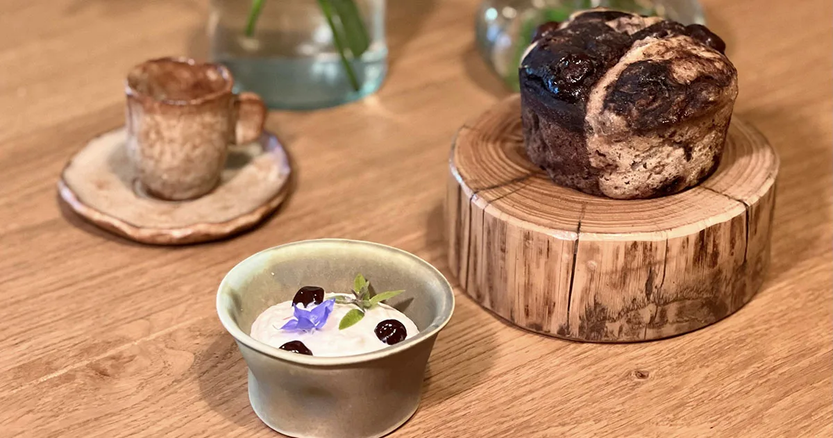 Pane variegato al cioccolato con visciole di Sermoneta di Alessandro Guratti