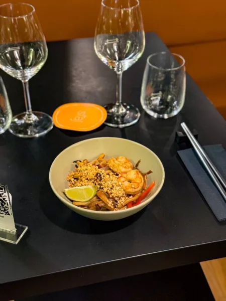 Pad thai -Staj Noodle Bar