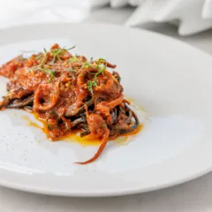 Spaghetti al ragù di totani - Ph. Andrea Di Lorenzo