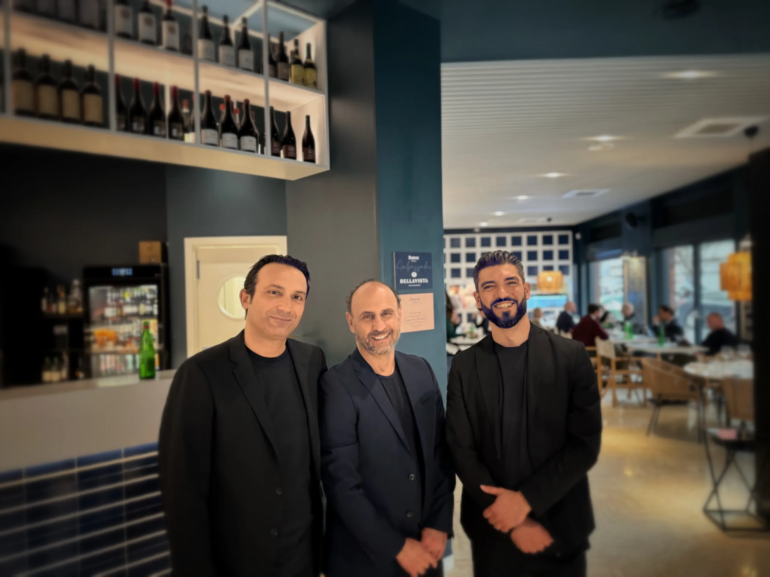 Team di sala di bistrot di pescheria a Salerno