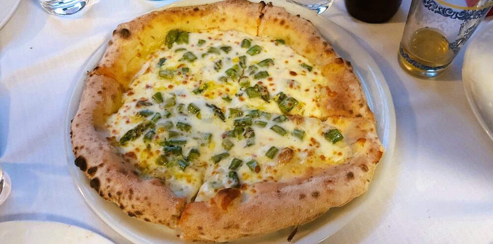 Irina Pizzeria a Savigno - la pizza Chimera