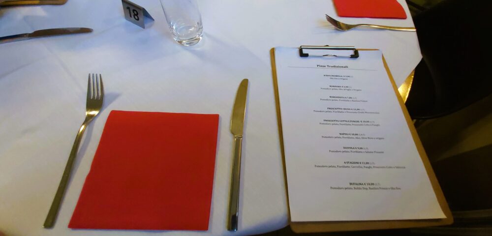 Irina Pizzeria a Savigno - il tavolo pronto