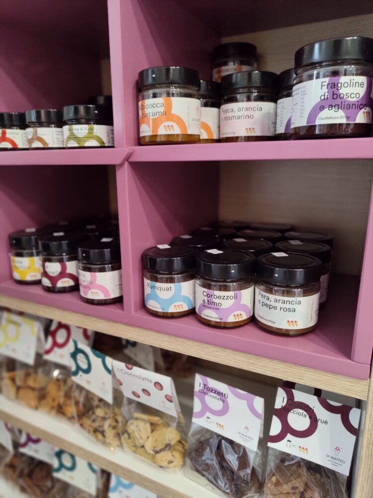 Biscotti e confetture