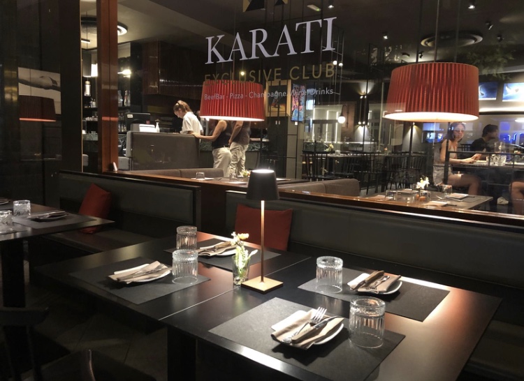 Pizzeria Karati, l’accogliente dehors