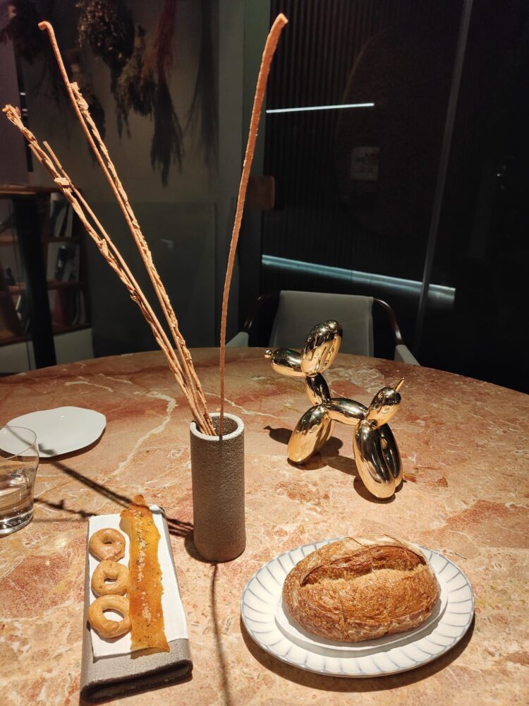 Ristorante Arbustico - pane, taralli al fincchitto di Valva e grissini