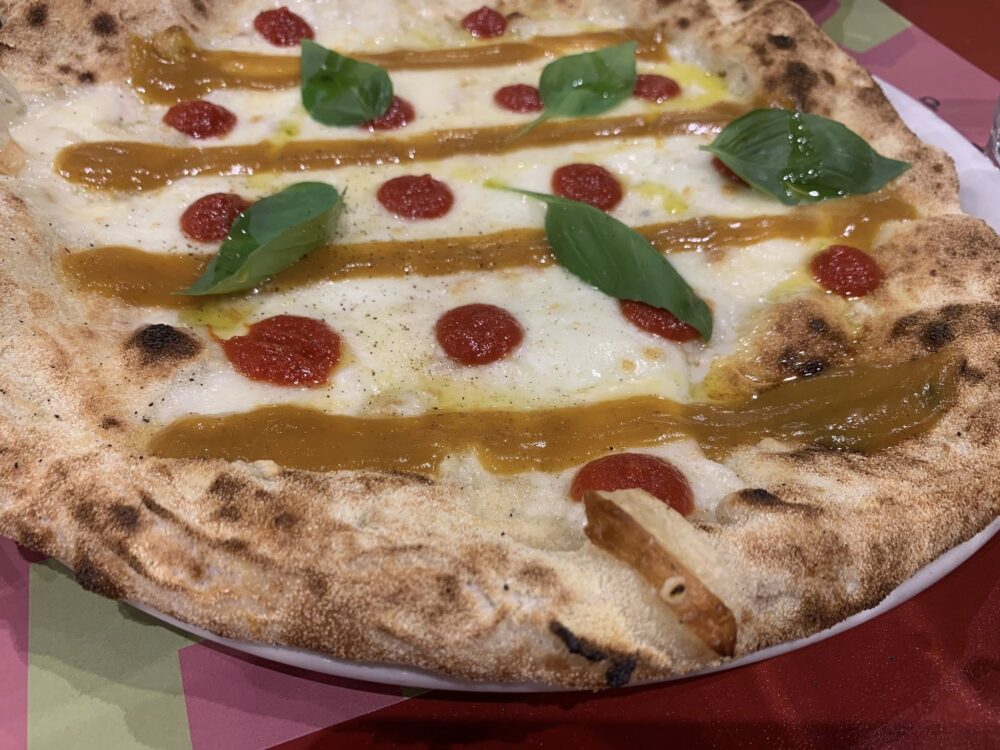 Stratto Pizza a Vallo, la Bufala e Pepe