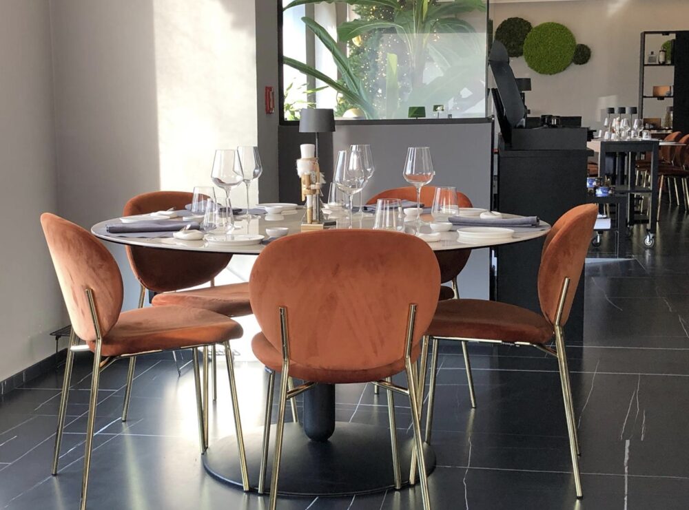 Mamie, interno giorno