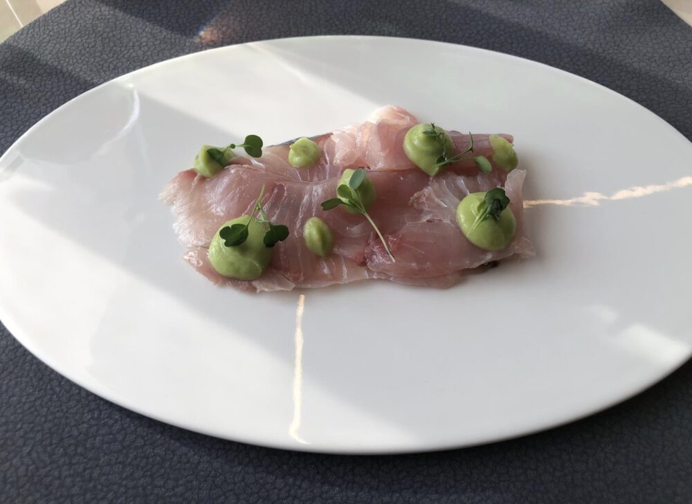 Mamie, carpaccio di ricciola e avocado