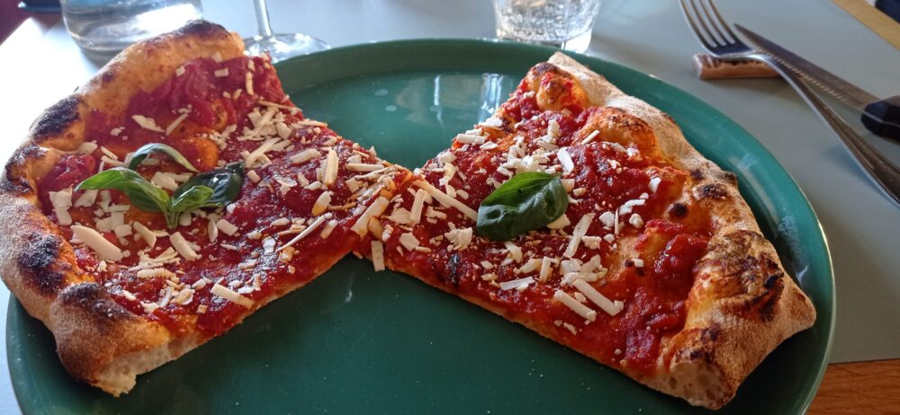 Stratto Pizza - C'era una volta pomodoro pelato stracotto e ricotta di bufala affumicata