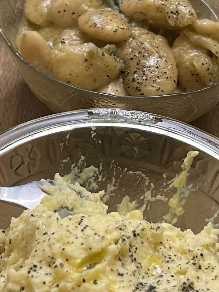 Osteria Garibaldi - fagioli e insalata di patate