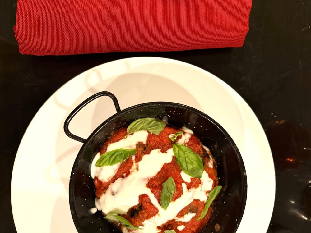 Parmigiana di melanzane napoletana - Biografia, storie di vino