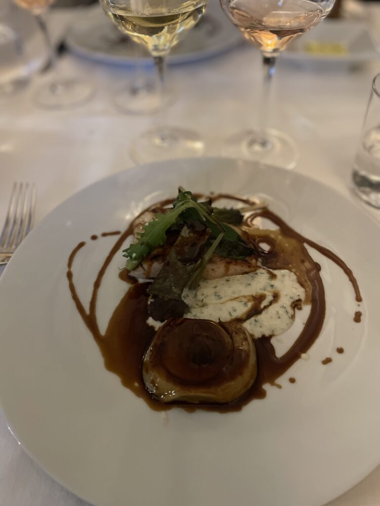 Cena di Gara Ricciola alla brace con yogurt alle erbe e finocchio