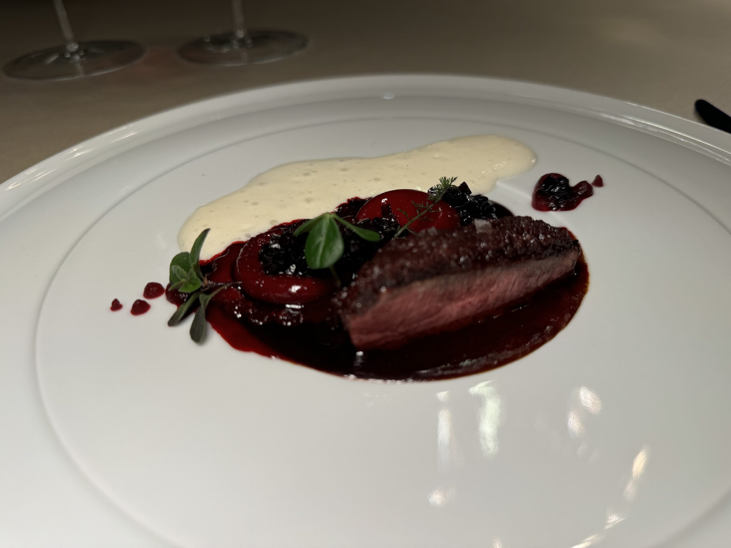 barbabietola, piccione mièral, formaggio alpino e liquirizia