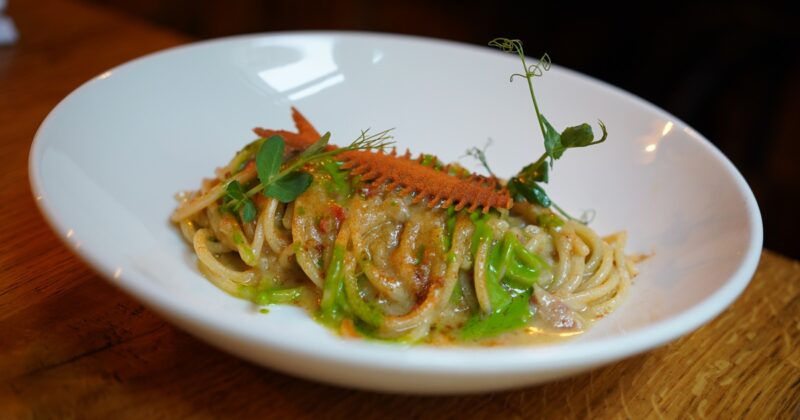 Spaghetto alla chitarra di Gragnano Ajo, Aceite y Guindilla: la ricetta di Simone Brignola