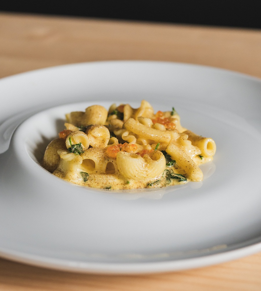 Mischiato potente allo zabaione, uova di trota, prezzemolo e capperi - Manuel Deretti