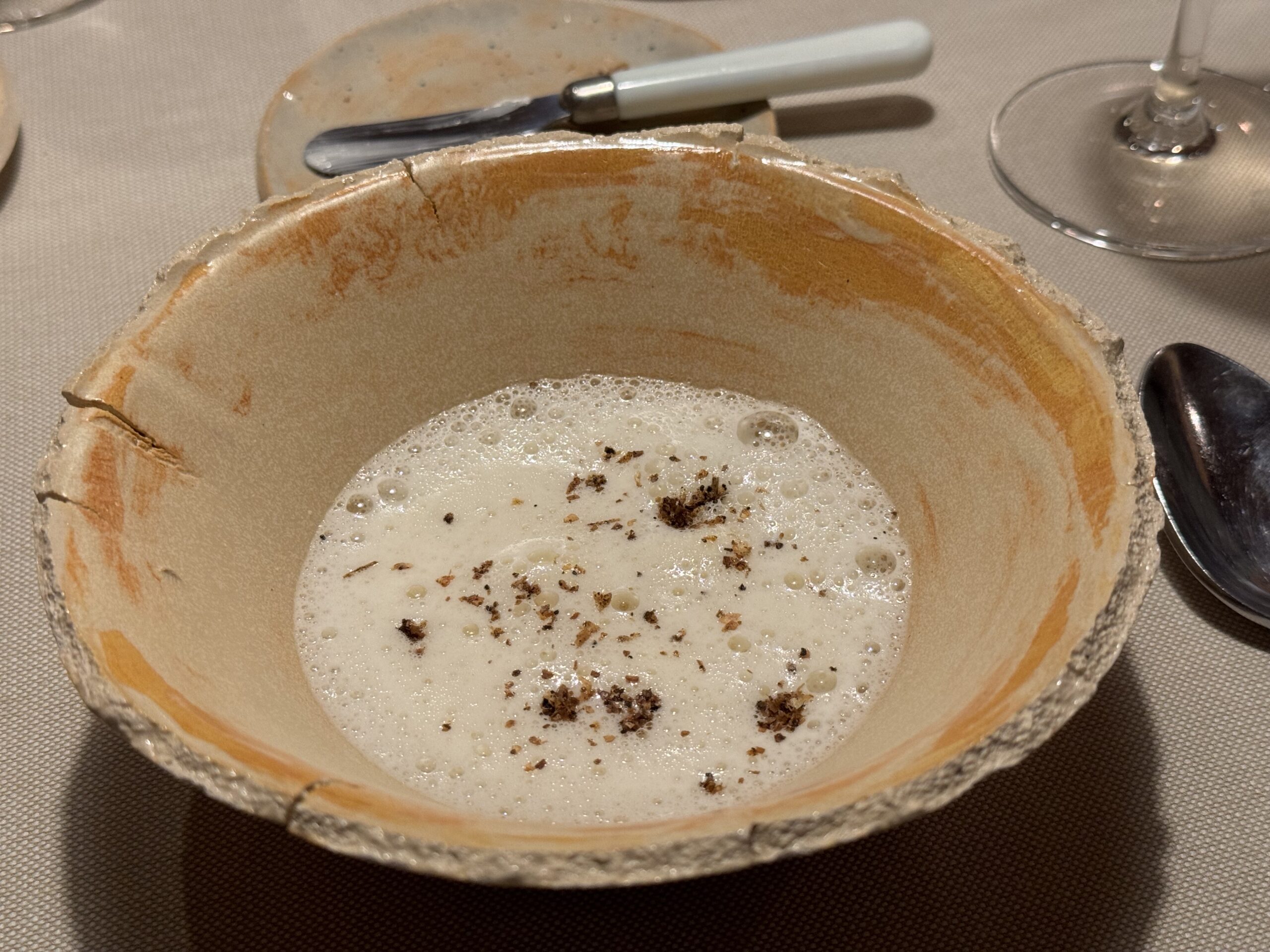 sfere di formaggio e schiuma di pane