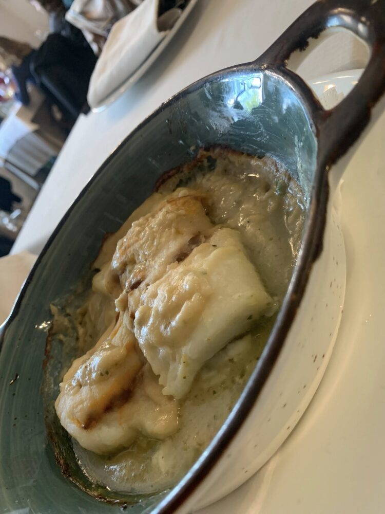 Dieci sedie a Tuscania, baccala' con cipolle e crema di cannellini