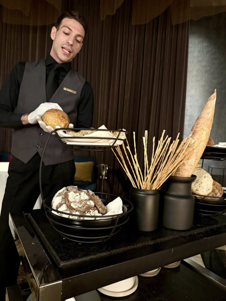 Ineo Restaurant Roma - Il lavoro sul pane - di segale, di Genzano, il pane e la foccacia romana e il pane cafone