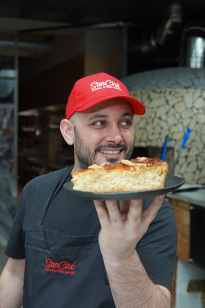 Ciro di Maio e la sua pastiera cotta nel forno a legna