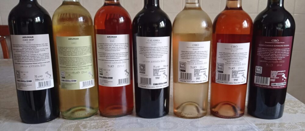 Cotroetichette vini Baroni Capoano Linea Torre Aragonese e Linea Arumar