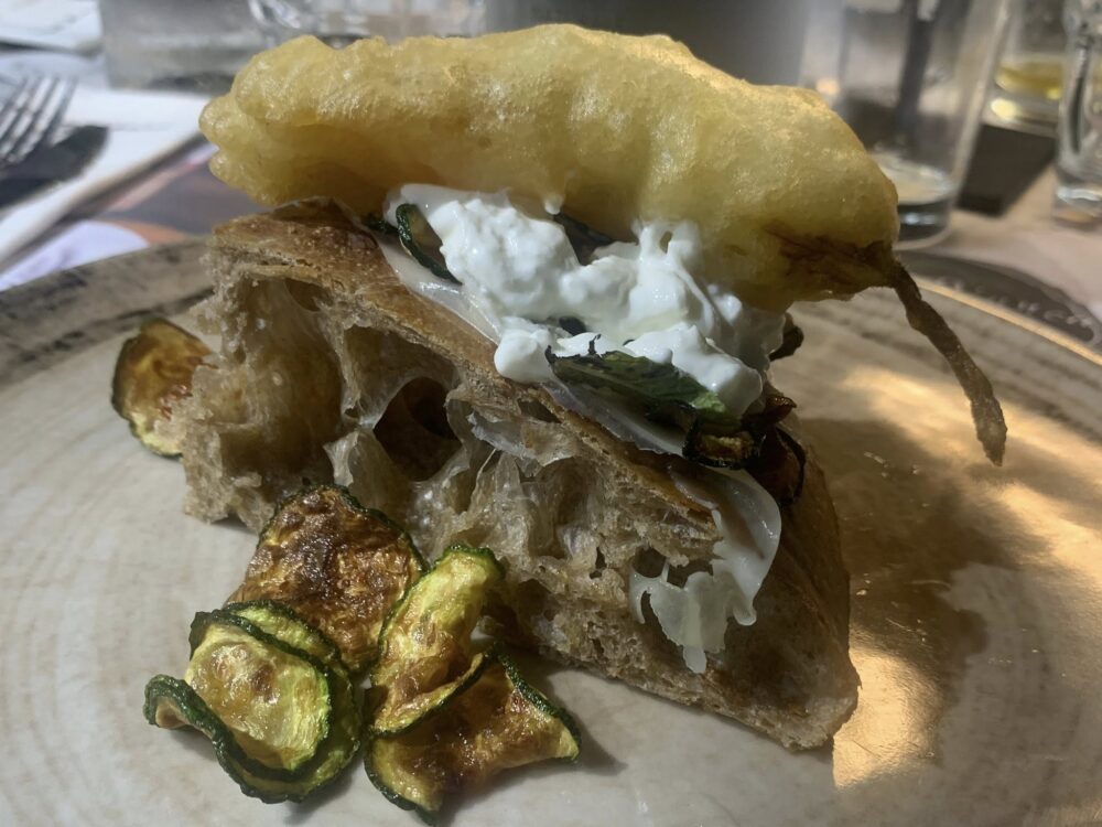 Arte bianca della Pizza, multicereale al padellino con fiore di zucca