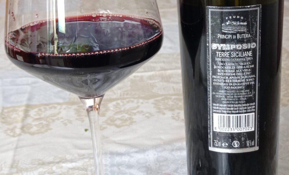 Controetichetta Symposio Rosso Terre Siciliane Igt 2016 Feudo Prinicpi di Butera