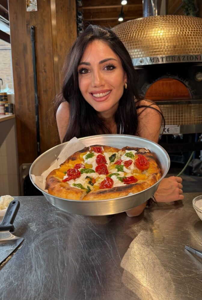 Gabriella Esposito e la pizza nel ruoto
