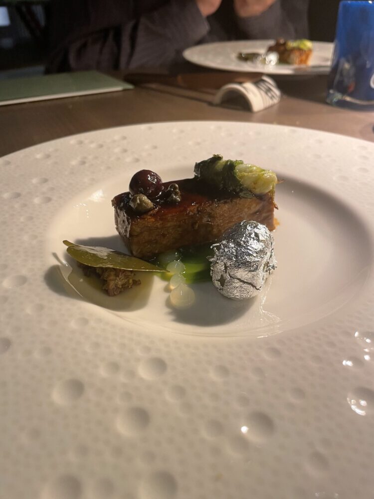 Ristorante Capogiro- Maialino con scarola capperi olive e patata al cartoccio in foglia d'argento