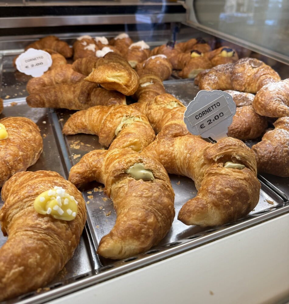 Vetrina cornetti - Bar Alberto dal 1946