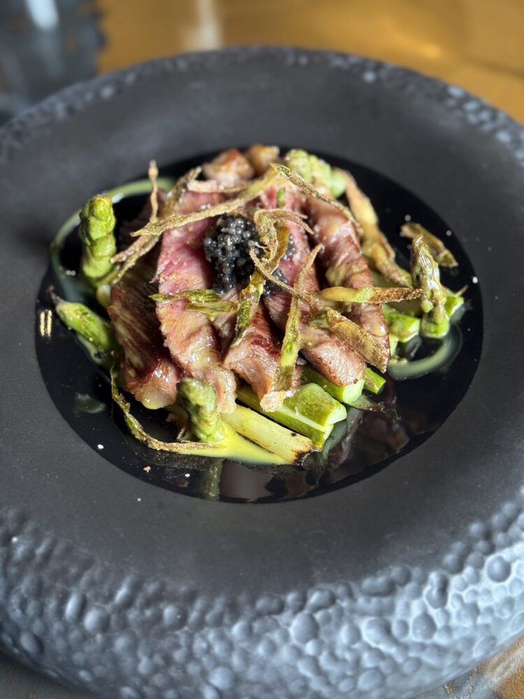 Wagyu con asparagi - Casa Colonica
