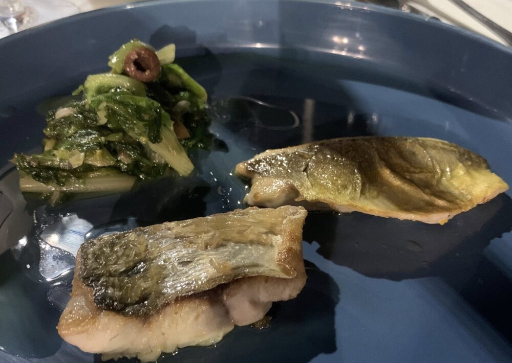 La Taverna del Mozzo, ricciola appena scottata con scarolina alla napoletana