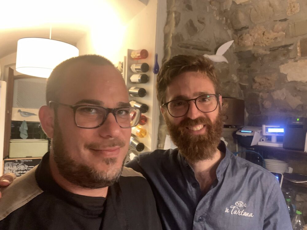 'A Tartana ad Acciaroli, Alfredo La Greca con lo chef Alberto