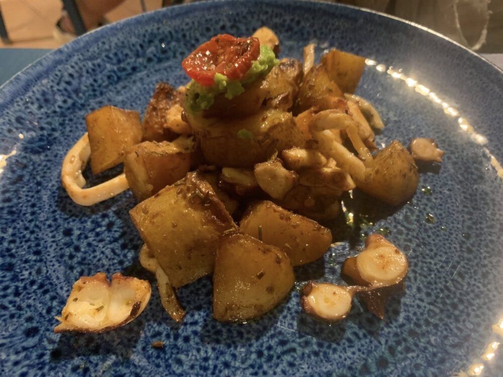 'A Tartana ad Acciaroli, polpo rosticciato con patate