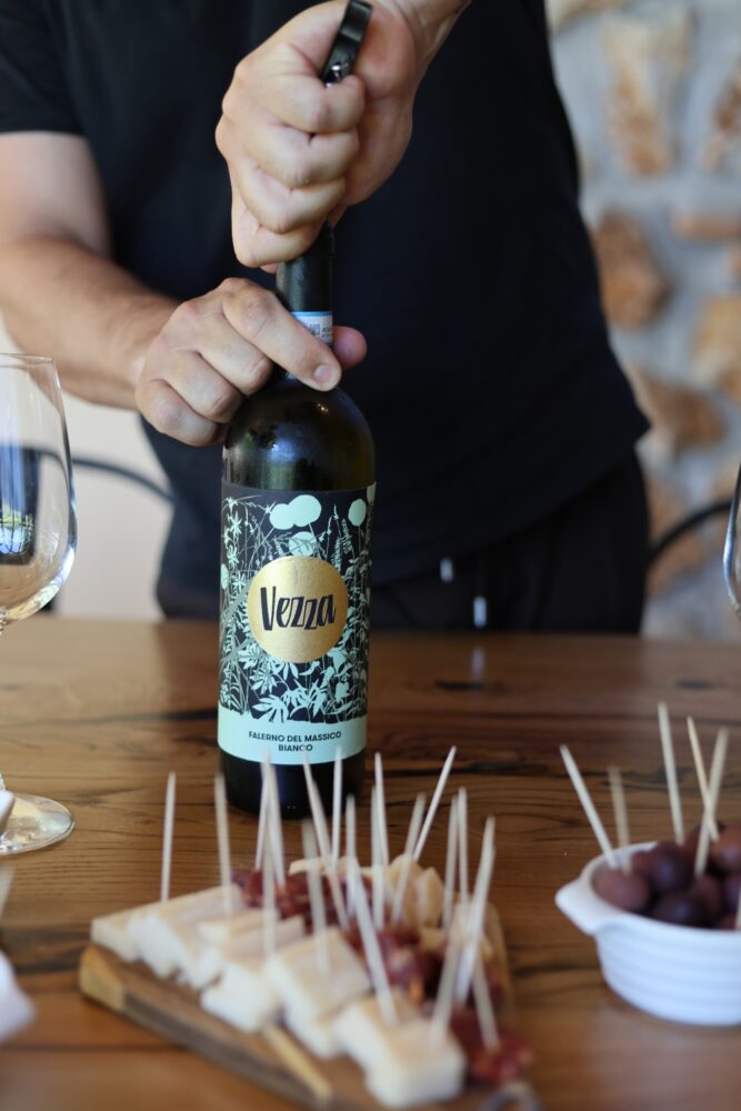 Cantina Vezza, il falerno bianco