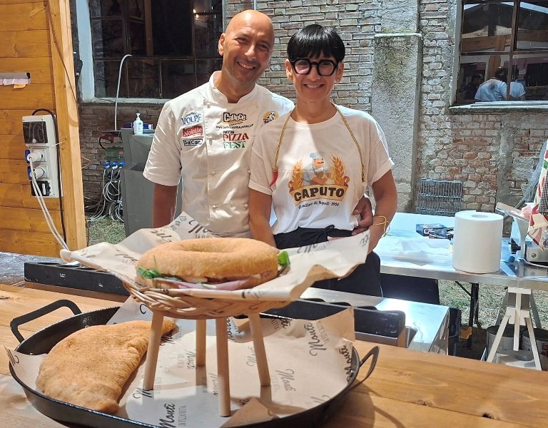 Paestum Pizza Fest 2025, Giuseppe Montillo con la moglie Rita di Montì - Battipaglia