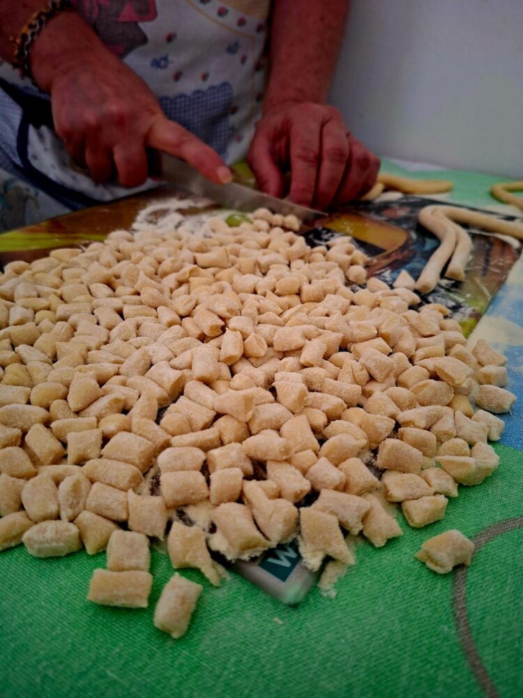 Preparazione tocchetti di pasta